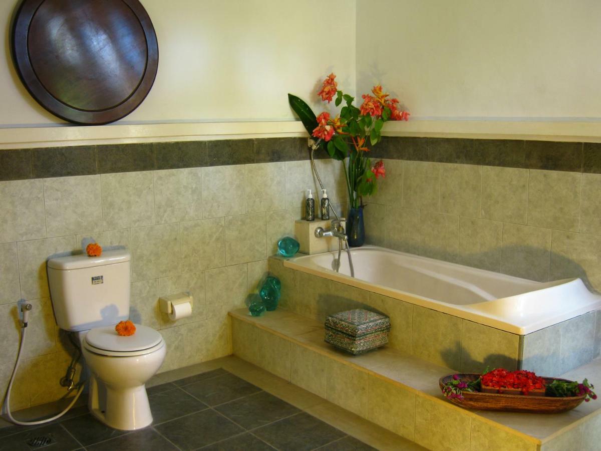 Villa Shantitara Bungalows Sanur Esterno foto