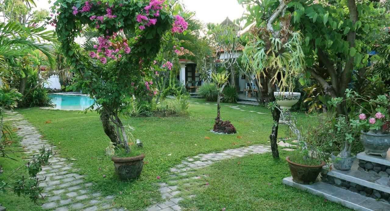 Villa Shantitara Bungalows Sanur Esterno foto